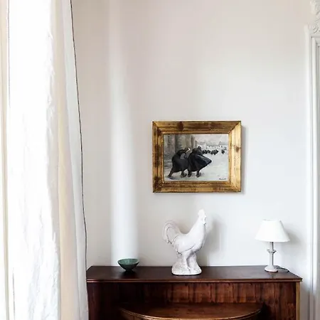 Veeve - Elegant Interiors In Bastille Париж