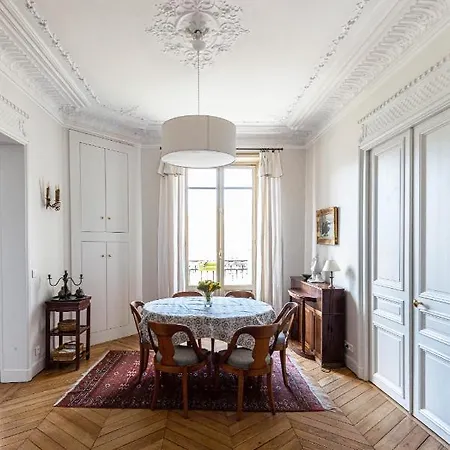 Veeve - Elegant Interiors In Bastille Apartment *