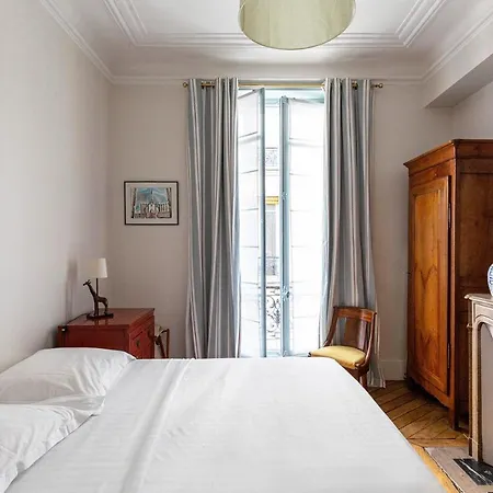 Veeve - Elegant Interiors In Bastille Paris